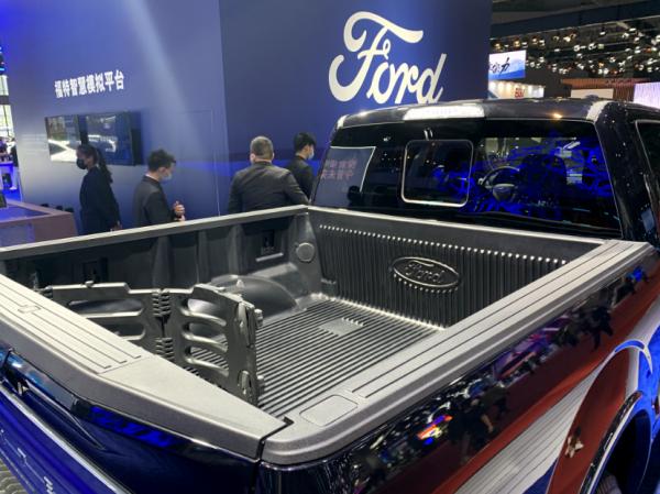 全尺寸皮卡福特F-150,搭載3.5T V6發動機,既能載人也能拉貨 全尺寸皮卡福特F-150,搭載3.5T V6發動機,既能載人也能拉貨