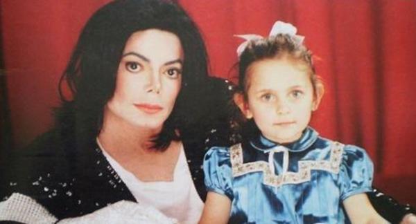 邁克爾傑克遜去世11年後:大兒子遺傳白癜風,女兒患抑鬱症 邁克爾傑克遜去世11年後:大兒子遺傳白癜風,女兒患抑鬱症