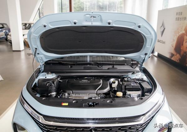 500L車頂行李箱很能裝，頂配10萬多拿下，寶駿Valli和卡羅拉咋選