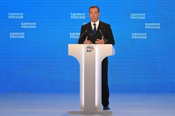 梅德韋傑夫再次當選統一俄羅斯黨主席