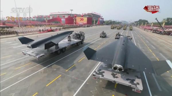 殲-16D無偵8相繼亮相航展 只差轟20助陣 我們到底還有多少黑科技 殲-16D無偵8相繼亮相航展 只差轟20助陣 我們到底還有多少黑科技