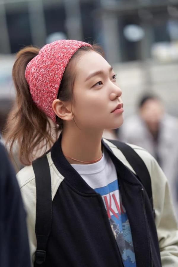 這個被嘲矮的超模火了!一臉硬傷,為啥還被Dior、Prada搶著寵? 這個被嘲矮的超模火了!一臉硬傷,為啥還被Dior、Prada搶著寵?