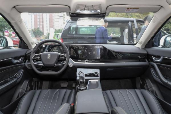 奔騰B70：預算不夠20萬也能買B級車，價效比夠不夠高？