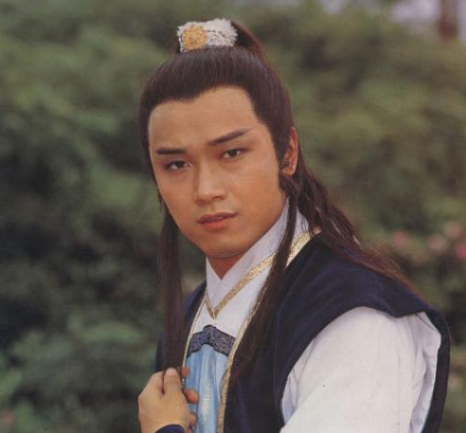 謝賢被叫四哥，五哥是向華強，前面三位是誰？