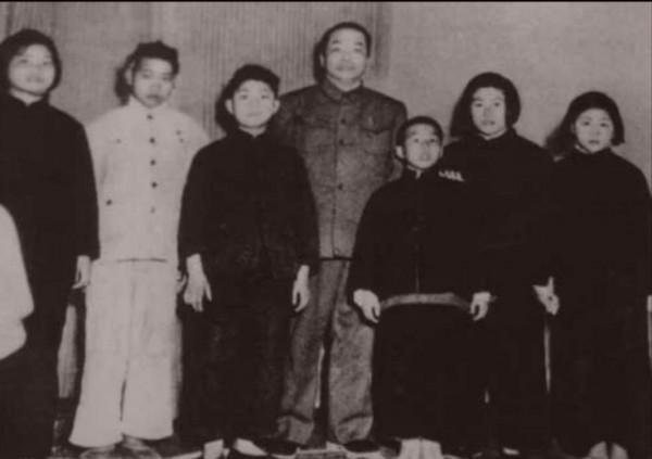 彭德懷的10個&OpenCurlyDoubleQuote;子女&rdquo;，1950年去朝鮮前，給每人留100元&OpenCurlyDoubleQuote;遺產&rdquo;