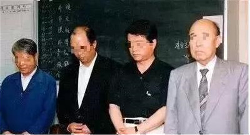 韓國“豆腐渣工程”:商場突然坍塌埋葬上千人,502人失去生命 韓國“豆腐渣工程”:商場突然坍塌埋葬上千人,502人失去生命