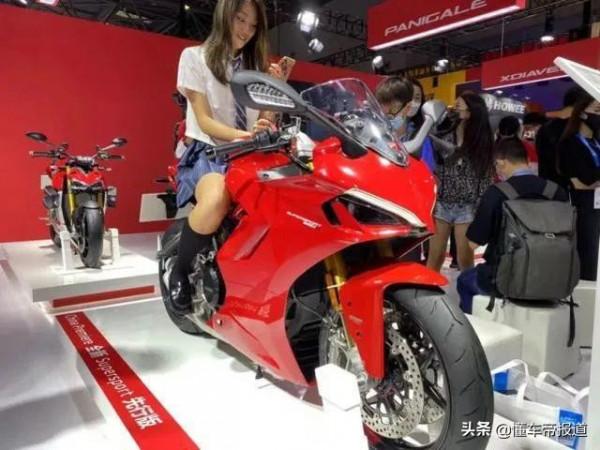 新車|走街旅行兩不誤,顏值吸睛配置高!杜卡迪SuperSport 950上市 新車|走街旅行兩不誤,顏值吸睛配置高!杜卡迪SuperSport 950上市