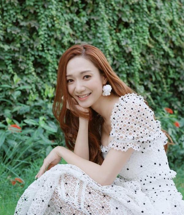 TVB花旦王君馨有意離巢？新劇被小花爬頭，海報不受重視