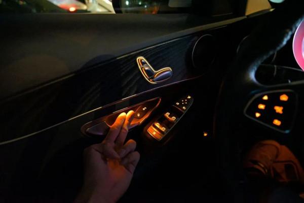 賓士 C200:4年車齡新C旅,優雅美麗5折售 賓士 C200:4年車齡新C旅,優雅美麗5折售