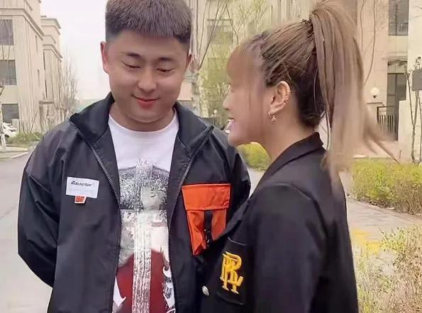 “趙四”劉小光參觀兒子開的冷庫！佔地40畝，穿8000元的名牌鞋