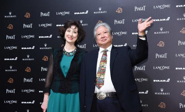 看不上洪金寶兒子,讓徐子淇嫁給李家誠,但洪家才是深藏不漏 看不上洪金寶兒子,讓徐子淇嫁給李家誠,但洪家才是深藏不漏