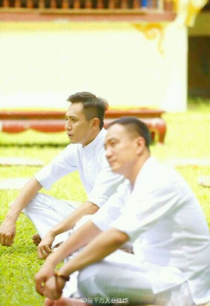 胡軍和影帝劉燁的親密合照，你看過他們一起合作的電影嗎？