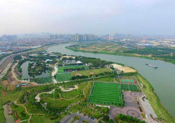 10多塊錢就能買來微醺的快樂,這座城的柔情讓人“上頭” 10多塊錢就能買來微醺的快樂,這座城的柔情讓人“上頭”