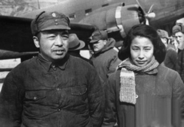 彭德懷和彭鋼的“父女情”:一起生活15年,她成為“軍中女包公” 彭德懷和彭鋼的“父女情”:一起生活15年,她成為“軍中女包公”