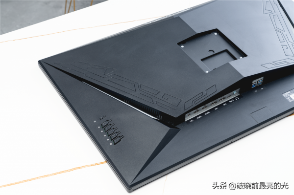 遊戲、作圖全搞定?144Hz重新整理率+iPS屏VX3220 4K顯示器體驗 遊戲、作圖全搞定?144Hz重新整理率+iPS屏VX3220 4K顯示器體驗