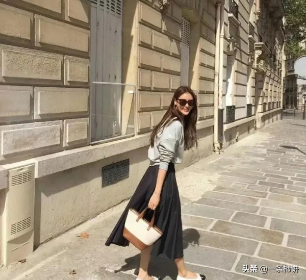 小個子女生冬天怎麼穿？毛線衣+裙子，選對了，顯高10釐米