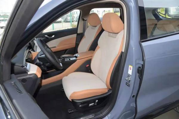 拿鐵DHT:緊湊型SUV,造型穩重,空間寬敞,外觀時尚 拿鐵DHT:緊湊型SUV,造型穩重,空間寬敞,外觀時尚