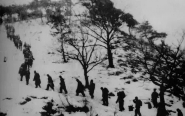 電影《長津湖》真實歷史:美軍嘲諷中國農民兵,卻被運動戰打蒙了 電影《長津湖》真實歷史:美軍嘲諷中國農民兵,卻被運動戰打蒙了