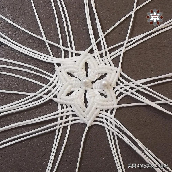用繩子就能編出漂亮的雪花，超詳細的教程，一步一步教你編