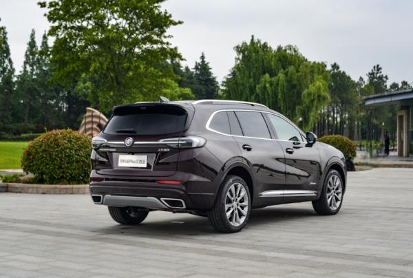 別克昂科威Plus艾維亞 七座版，尺寸有著明顯增加，更沉穩、大氣