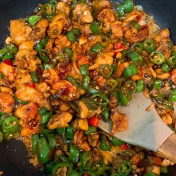 雞腿這樣做，簡單又下飯，喜歡的就試試吧