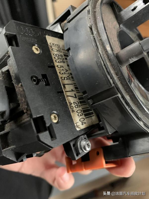 「至臻情懷」一臺老傢伙的重生路,修復煥新一臺戰損級帕薩特B5 「至臻情懷」一臺老傢伙的重生路,修復煥新一臺戰損級帕薩特B5