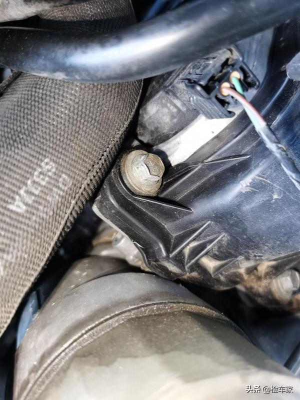 七年前的百萬級頂配捷豹XJ如今只要27萬?檢測後買家揚言砸店 七年前的百萬級頂配捷豹XJ如今只要27萬?檢測後買家揚言砸店