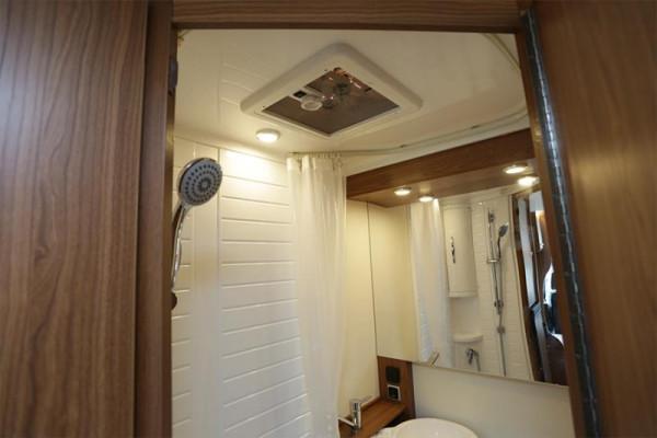 標配海爾SINDAR智慧控制系統,帶來無限便捷的網紅5號房車 標配海爾SINDAR智慧控制系統,帶來無限便捷的網紅5號房車