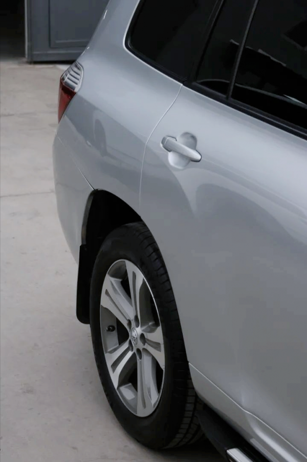 翻新09年老款豐田漢蘭達,28萬公里剛過磨合期,還能再戰20年 翻新09年老款豐田漢蘭達,28萬公里剛過磨合期,還能再戰20年