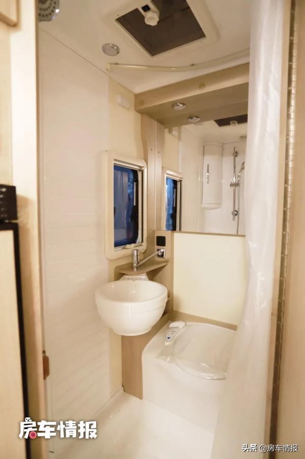 中德合資房車長啥樣?造型少見出廠10多度電,保溫倍好冬天也能住 中德合資房車長啥樣?造型少見出廠10多度電,保溫倍好冬天也能住