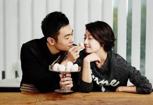 演員朱亞文，妻子結婚8年不會做飯，做2個女兒的爸爸也幸福