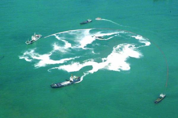 船舶上的糞便去哪裡呢？會被直接排到大海里去餵魚嗎？