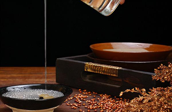 白酒要52°才最值得收藏？行家終於發話，這68°白酒“略勝一籌”