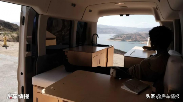 這想法絕了！最多5萬就能讓麵包車變房車，設施齊全適合多款底盤