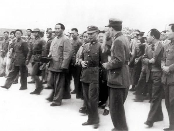 蔣介石手下八位虎將,7人去了臺灣,還有一人沒去,後來如何? 蔣介石手下八位虎將,7人去了臺灣,還有一人沒去,後來如何?