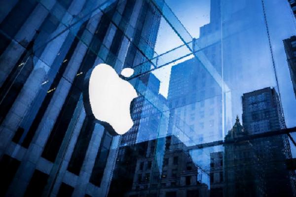 假如在iPhone4釋出會上,給喬布斯一臺iPhone12,他會是什麼反應? 假如在iPhone4釋出會上,給喬布斯一臺iPhone12,他會是什麼反應?