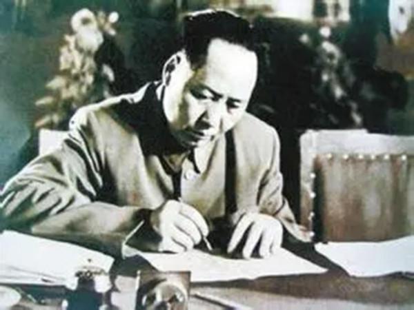 新四軍最初8個團，1945年發展到31萬人，最初的主官都有誰？