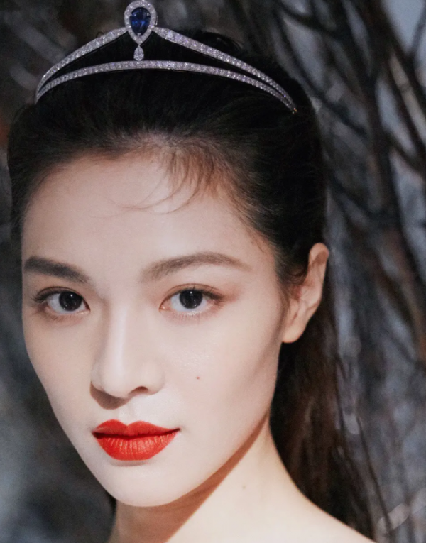 8位當紅“妝感美人”,每一位都離不開化妝品,素顏與路人無差 8位當紅“妝感美人”,每一位都離不開化妝品,素顏與路人無差