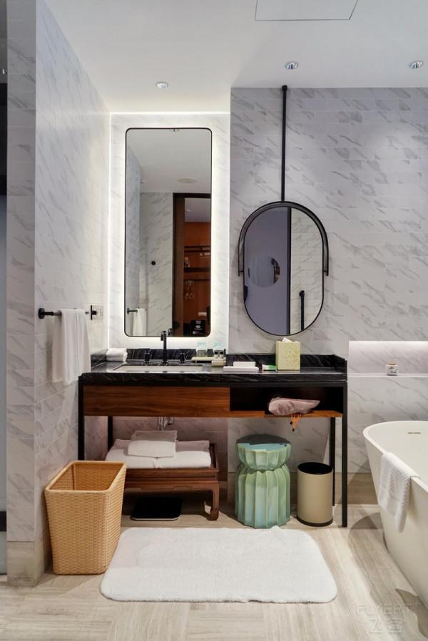 居停順遂，惺惺相“希”——記我與Hilton二〇二一