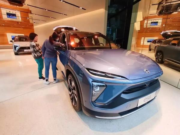 特斯拉，谷歌，臉書，這些科技巨頭為何紛紛搶做賣炭翁？