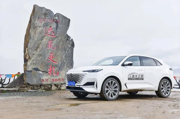 挑戰川西高原,舒適與越野效能否兼得,讓UNI-K告訴你答案 挑戰川西高原,舒適與越野效能否兼得,讓UNI-K告訴你答案