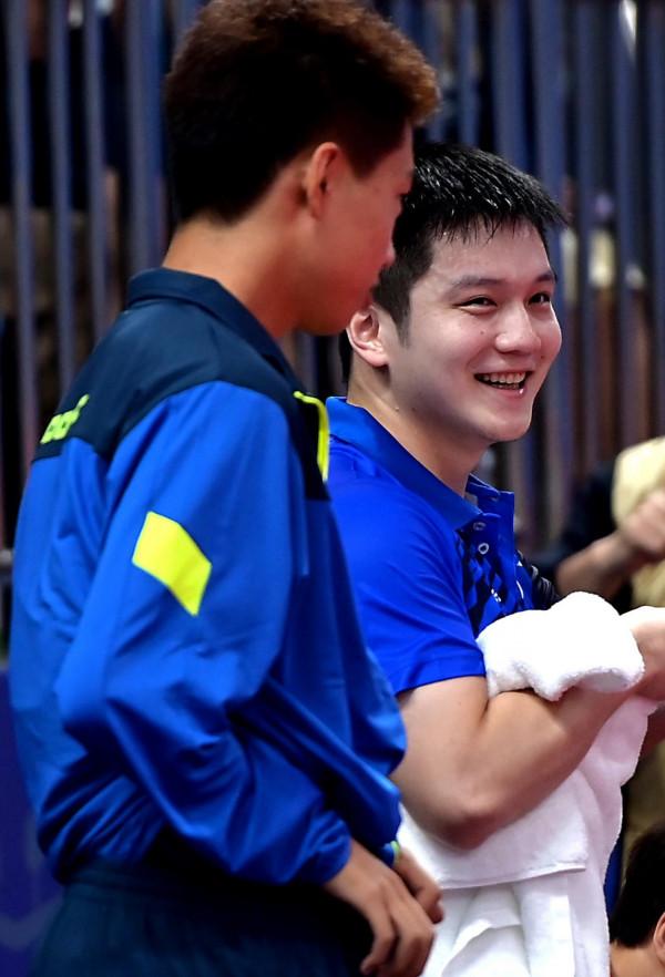 乒乓球——男團第一階段:廣東隊勝天津隊 乒乓球——男團第一階段:廣東隊勝天津隊