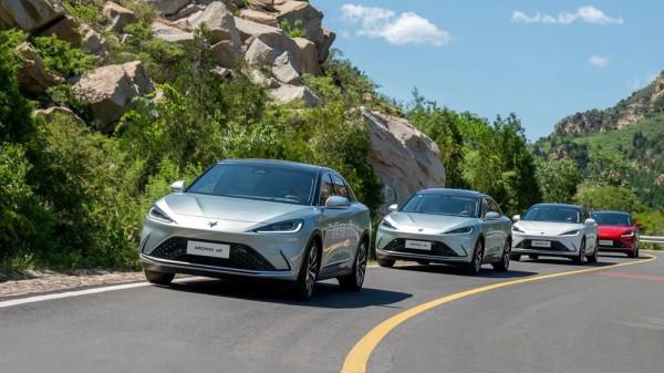 都是新能源車，當初個個揚言要幹掉特斯拉，為啥一個都沒成功？