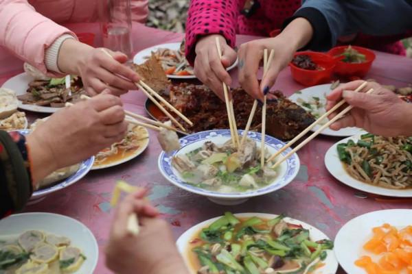 臨西老家農村坐席時拍下的！傳到網上火了