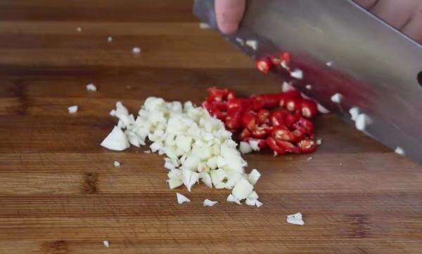 木耳里加1個土豆，學會這樣做，比吃紅燒肉還香，上桌瞬間就掃光