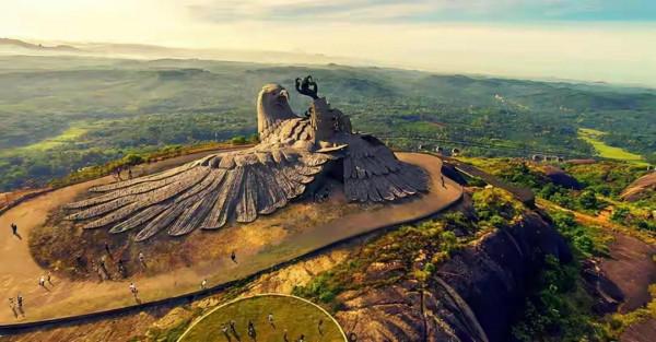34張活久未見的照片，翠鳥在冰下潛水捕食，凍死還保持著潛水姿勢
