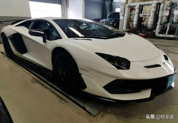 二手超跑還要一千多萬?這輛蘭博基尼大牛選配了一輛保時捷911 二手超跑還要一千多萬?這輛蘭博基尼大牛選配了一輛保時捷911