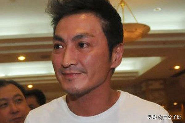 八位“港臺男神”今昔對比，有人帥了一輩子，有人撞臉張紀中