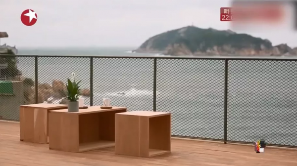 同樣花了130萬,爆改懸崖之上老破危房,真的太牛了 同樣花了130萬,爆改懸崖之上老破危房,真的太牛了