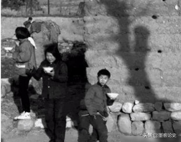 1977年,江蘇一女會計貪汙45000元,依靠領導偽裝卻暴露身份,為何? 1977年,江蘇一女會計貪汙45000元,依靠領導偽裝卻暴露身份,為何?